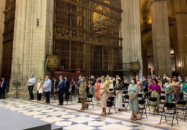 misa-inicio-curso_fundacion-diocesana_victoria-diez_colegios_catedral_profesores_pandemia_09092020_web-796x448 (1)