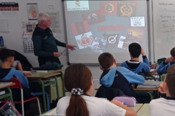 -UQvsrAwvHX-zn-32_hvrBPvn0URWxeYwDiTqUGFRxw=_plaintext_638145053678027018